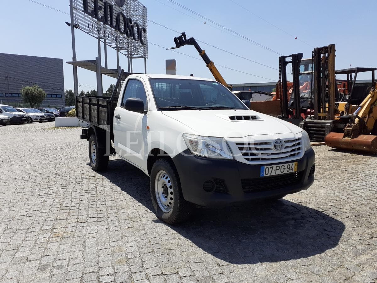 Toyota Hilux D4D 4x4 · Ano 2014 — image 1