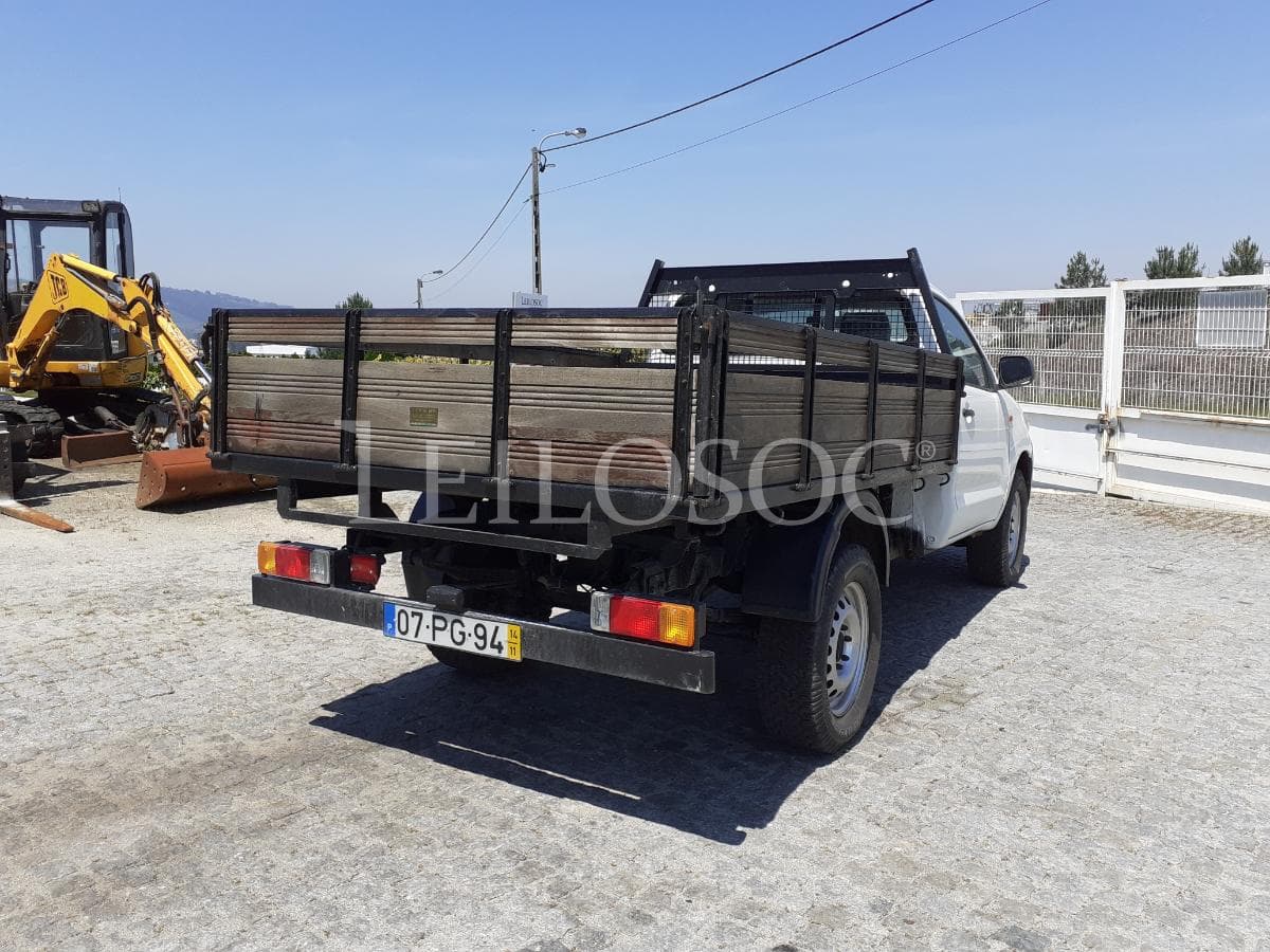 Toyota Hilux D4D 4x4 · Ano 2014 — image 6