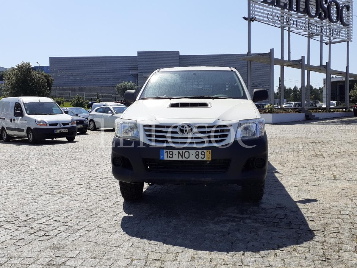 Toyota Hilux D4D 4x4 · Ano 2013 — image 2