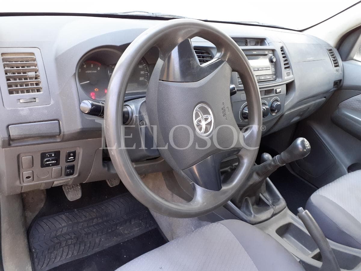 Toyota Hilux D4D 4x4 · Ano 2013 — image 10
