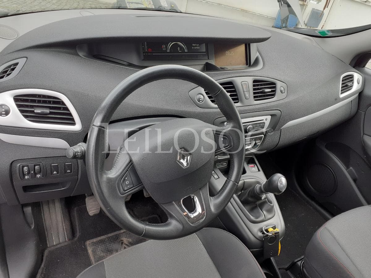 Renault Grand Scénic 1.5 DCI · Ano 2014 — image 10