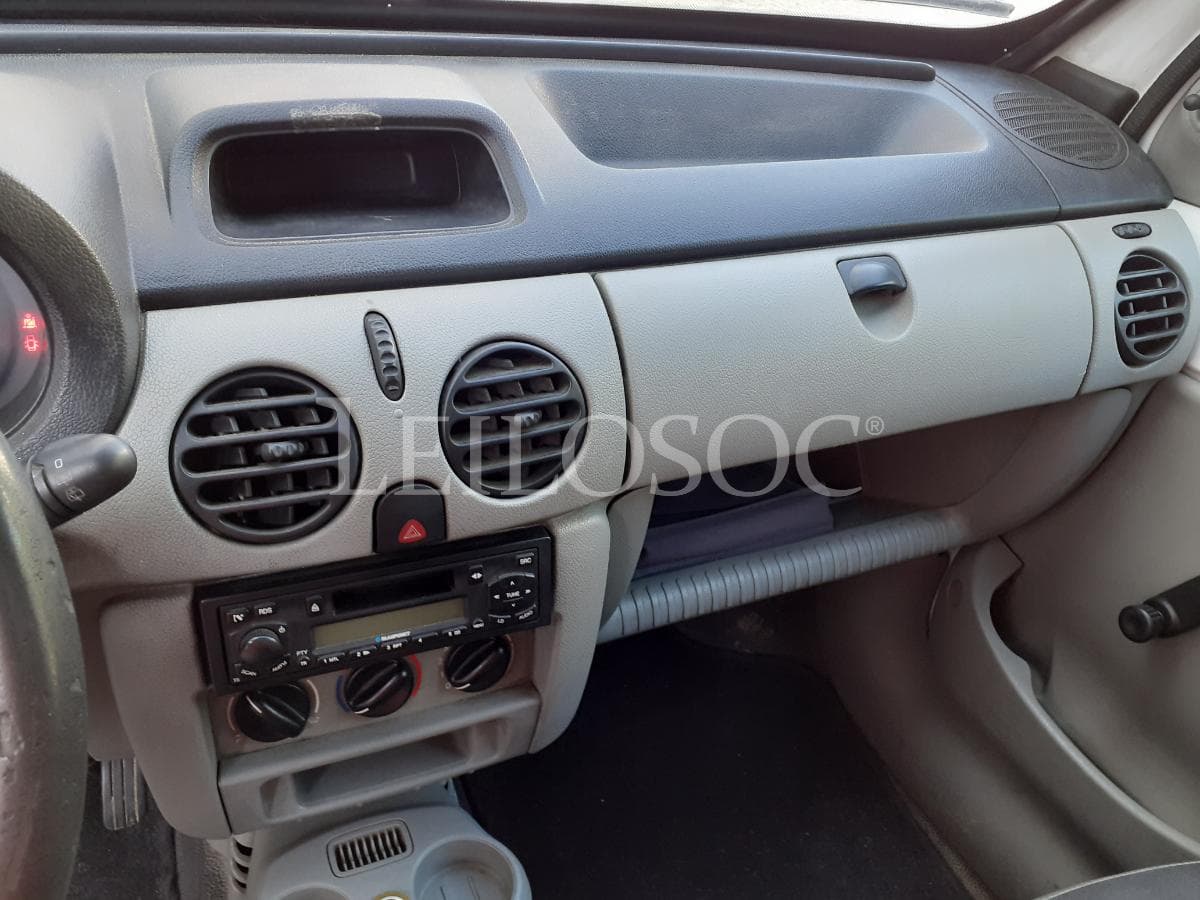 Renault Kangoo Longa 15 DCI · Ano 2006 — image 12