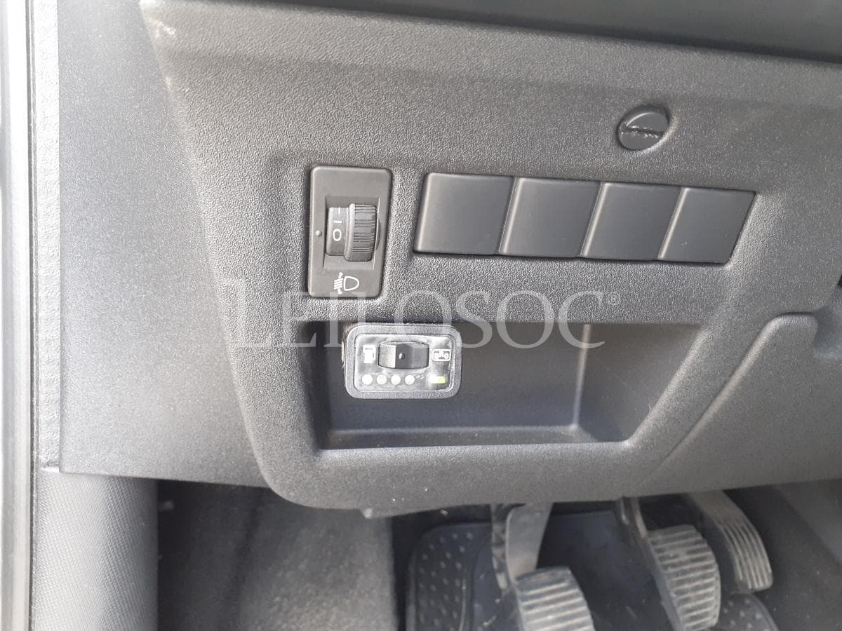 Citroën C4 · Ano 2005 — image 14