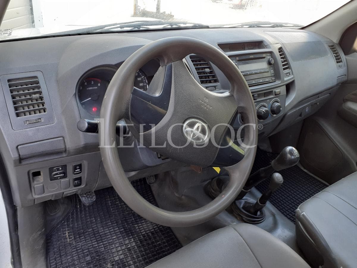 Toyota Hilux D4D 4x4 · Ano 2013 — image 10