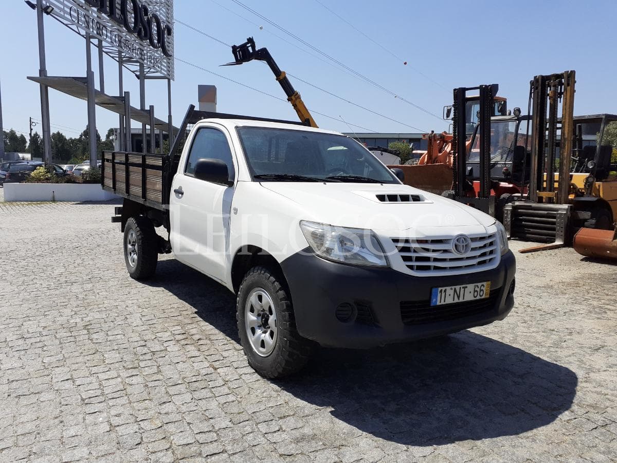 Toyota Hilux D4D 4x4 · Ano 2013 — image 1