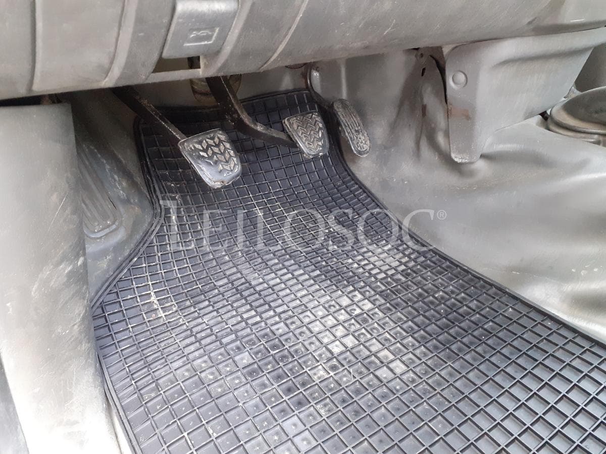Toyota Hilux D4D 4x4 · Ano 2013 — image 8