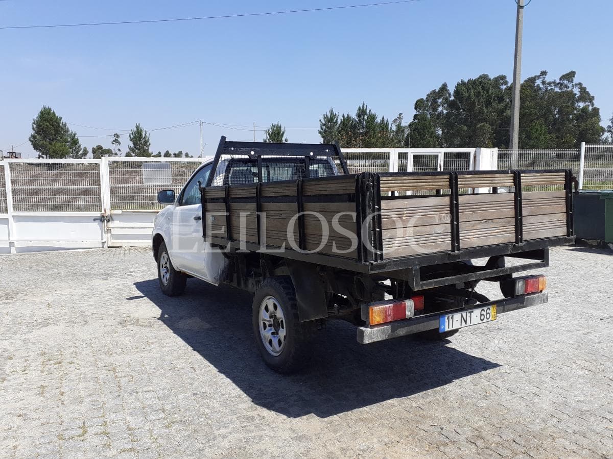 Toyota Hilux D4D 4x4 · Ano 2013 — image 4