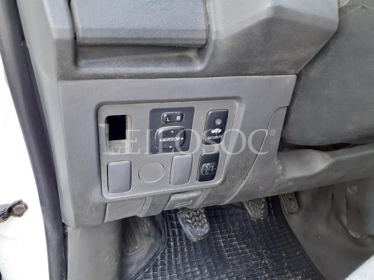 Toyota Hilux D4D 4x4 · Ano 2013 — image 12