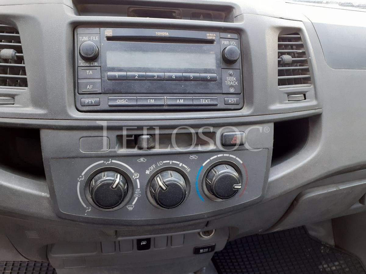 Toyota Hilux D4D 4x4 · Ano 2013 — image 15