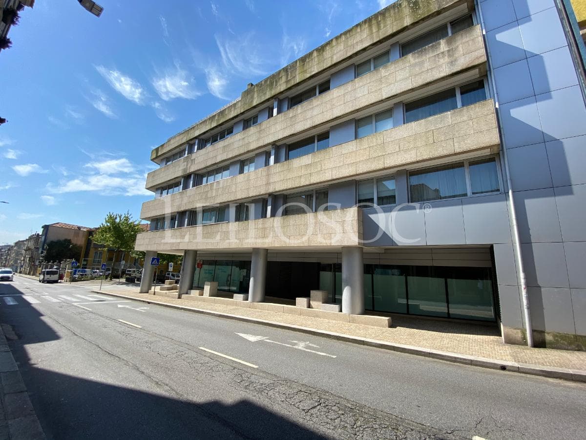 Lugar de Garagem · Porto — image 2