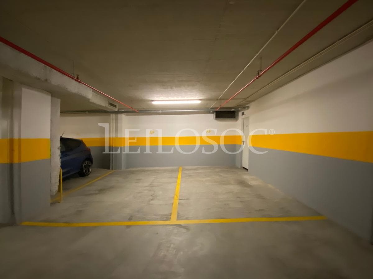 Apartamento T2 + 2 Lugares de Garagem + Arrumos · Porto — image 15