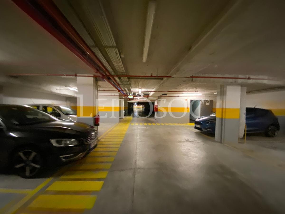 Apartamento T2 + 2 Lugares de Garagem + Arrumos · Porto — image 16
