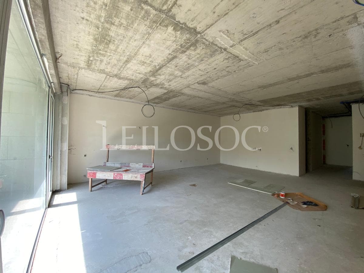 Apartamento T2 + 2 Lugares de Garagem + Arrumos · Porto — image 8