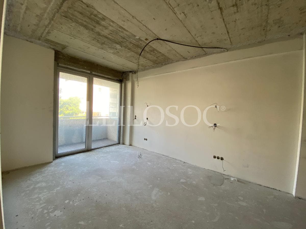 Apartamento T2 + 2 Lugares de Garagem + Arrumos · Porto — image 11