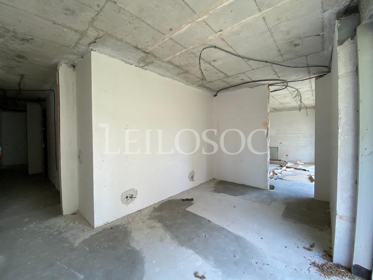 Apartamento T4 + 2 Lugares de Garagem + 2 Arrumos · Porto — image 4