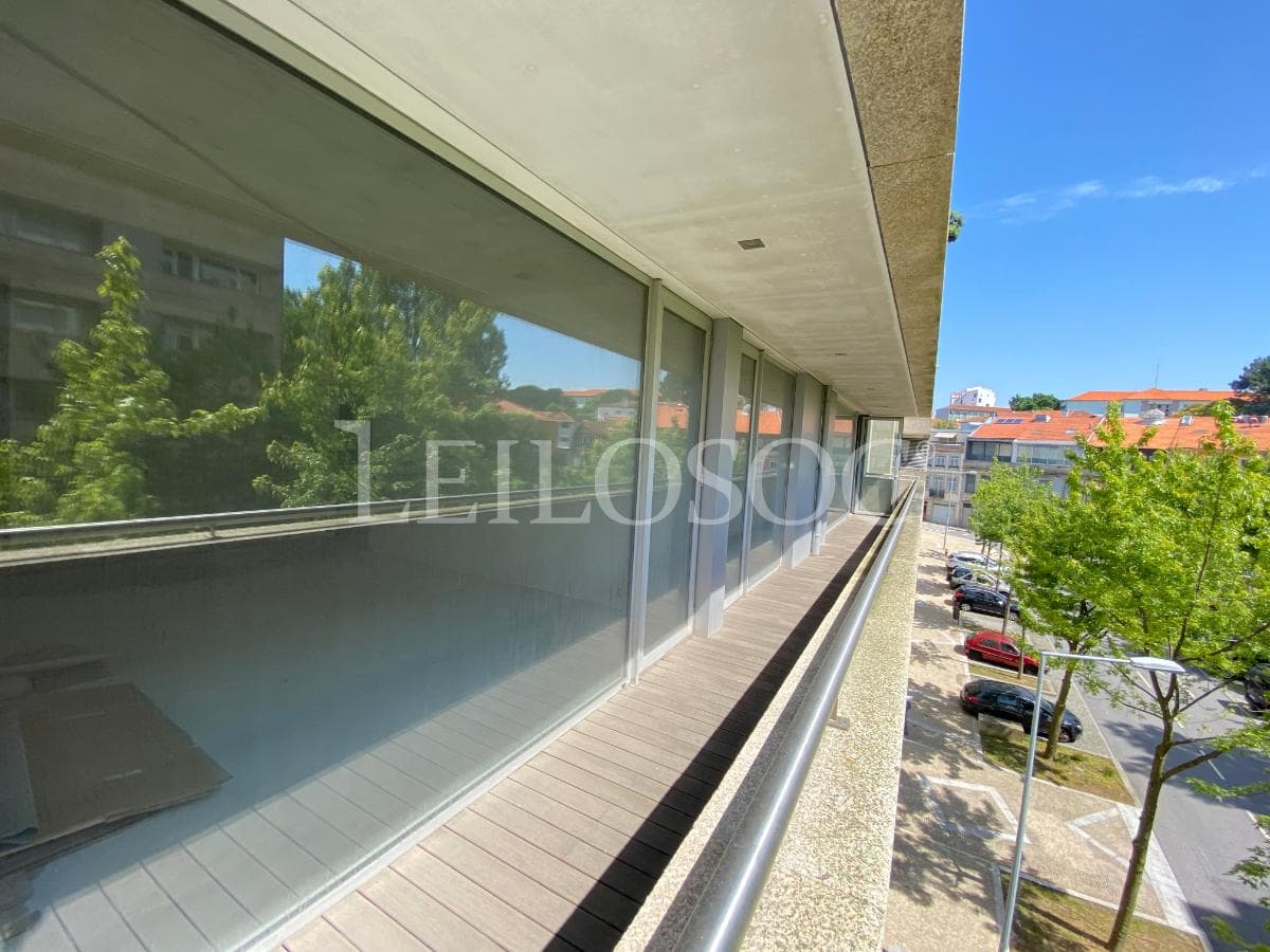Apartamento T4 + 2 Plazas de Garaje + 2 Trasteros · Porto