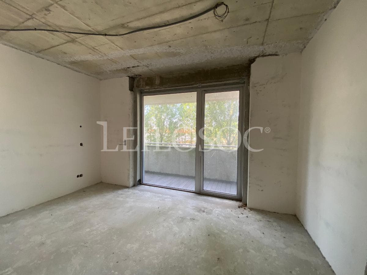 Apartamento T4 + 2 Lugares de Garagem + 2 Arrumos · Porto — image 6