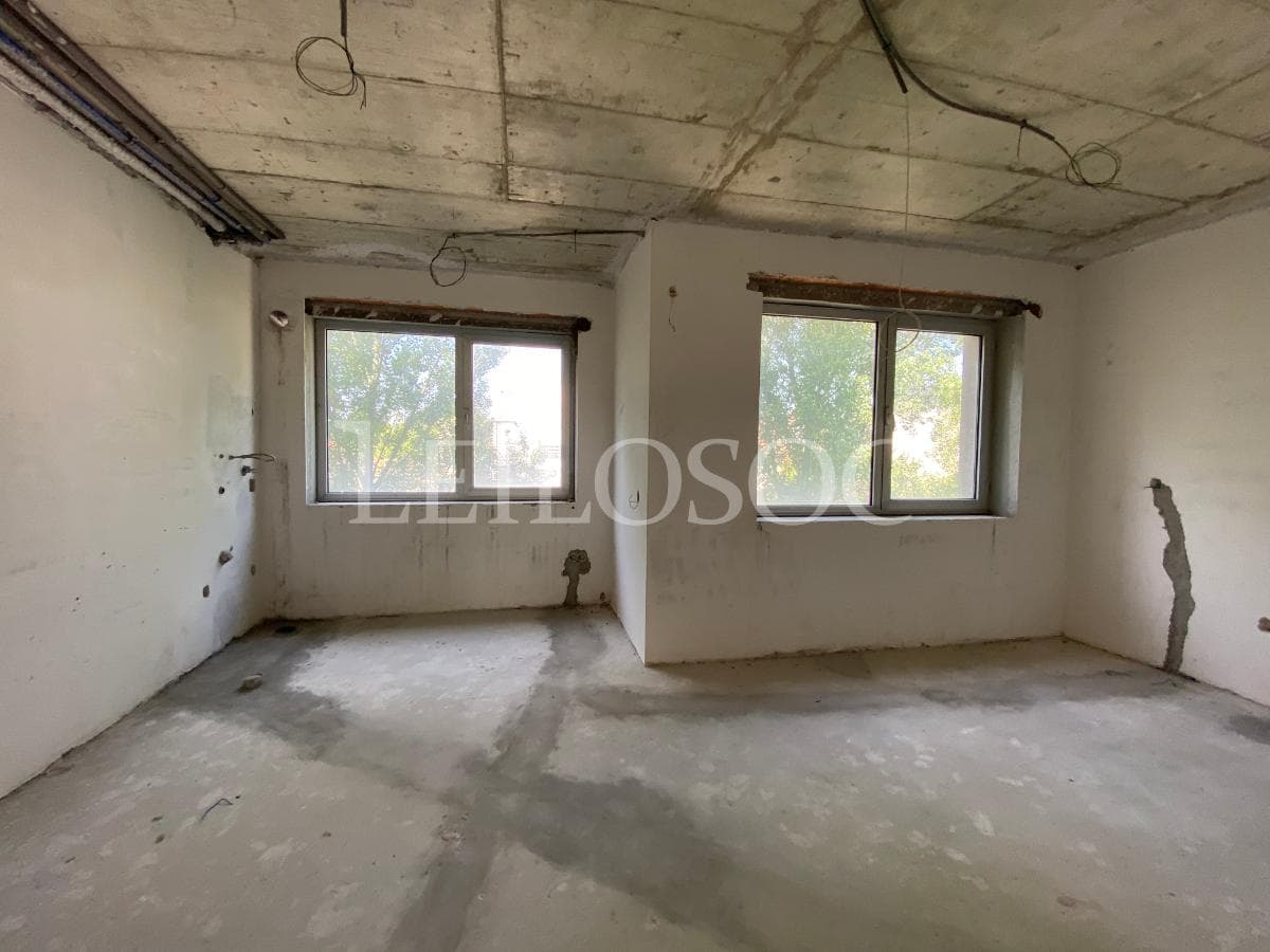 Apartamento T4 + 2 Lugares de Garagem + 2 Arrumos · Porto — image 7