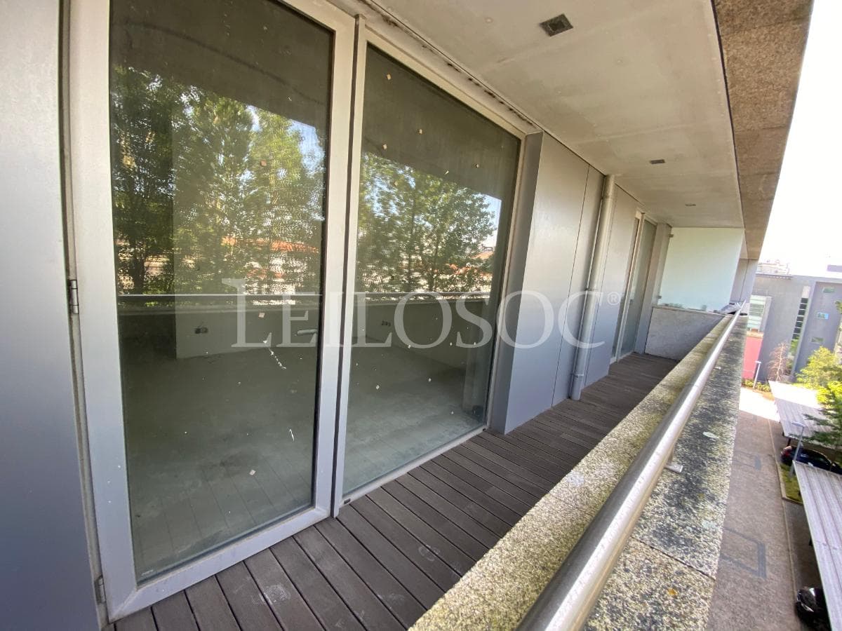 Apartamento T4 + 2 Lugares de Garagem + 2 Arrumos · Porto — image 8