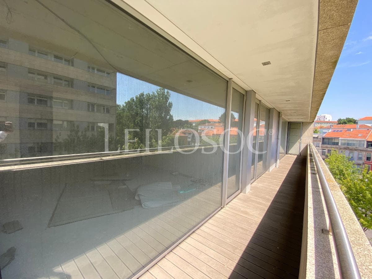 Apartamento T4 + 2 Plazas de Garaje + 2 Trasteros · Porto — imagen 11