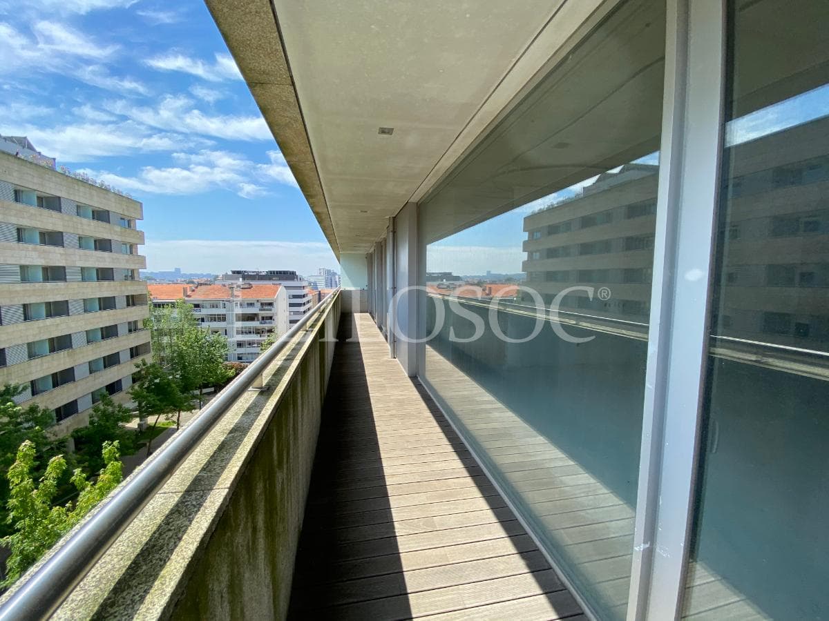Apartamento T4 + 2 Plazas de Garaje + 2 Trasteros · Porto — imagen 17