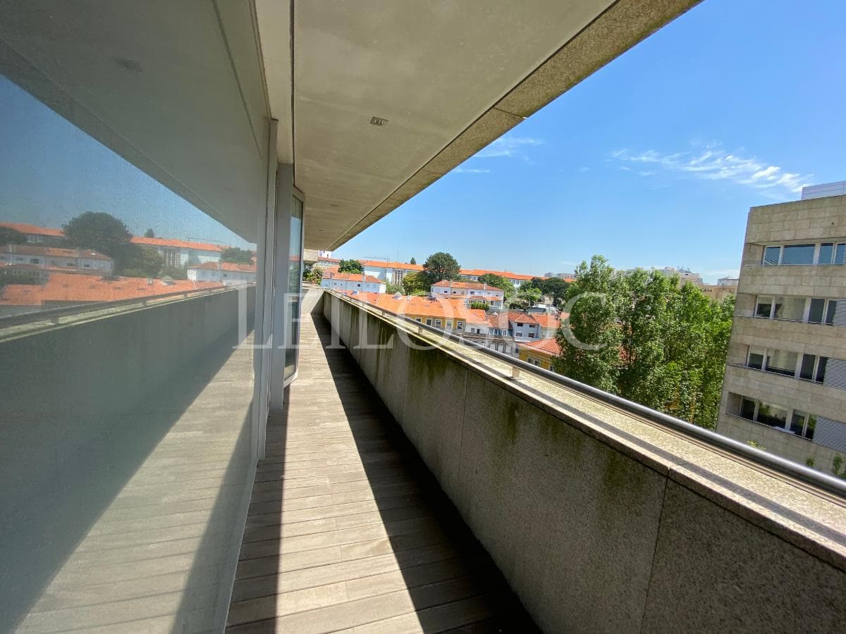 Appartement T4 + 2 places de parking + 2 caves · Porto — image 16