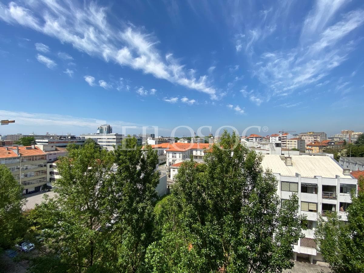Appartement T4 + 2 places de parking + 2 caves · Porto — image 23