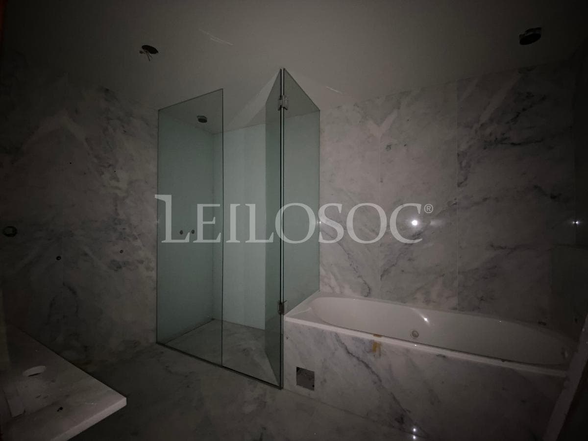 Apartamento T4 + 2 Plazas de Garaje + 2 Trasteros · Porto — imagen 5