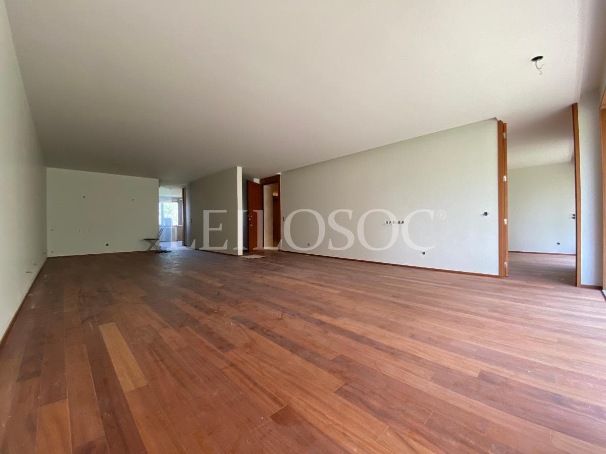 Apartamento T4 + 2 Plazas de Garaje + 2 Trasteros · Porto — imagen 7