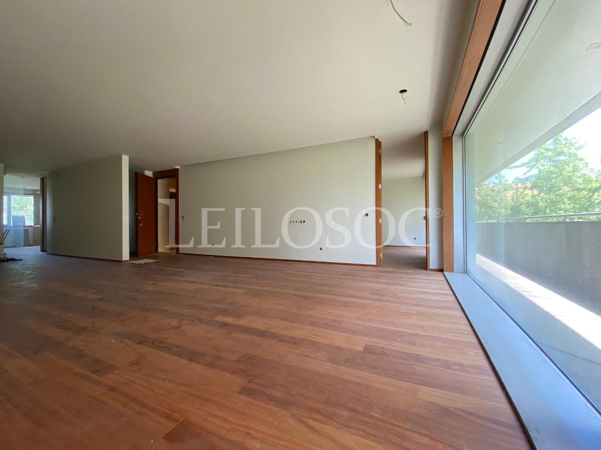 Apartamento T4 + 2 Plazas de Garaje + 2 Trasteros · Porto — imagen 8