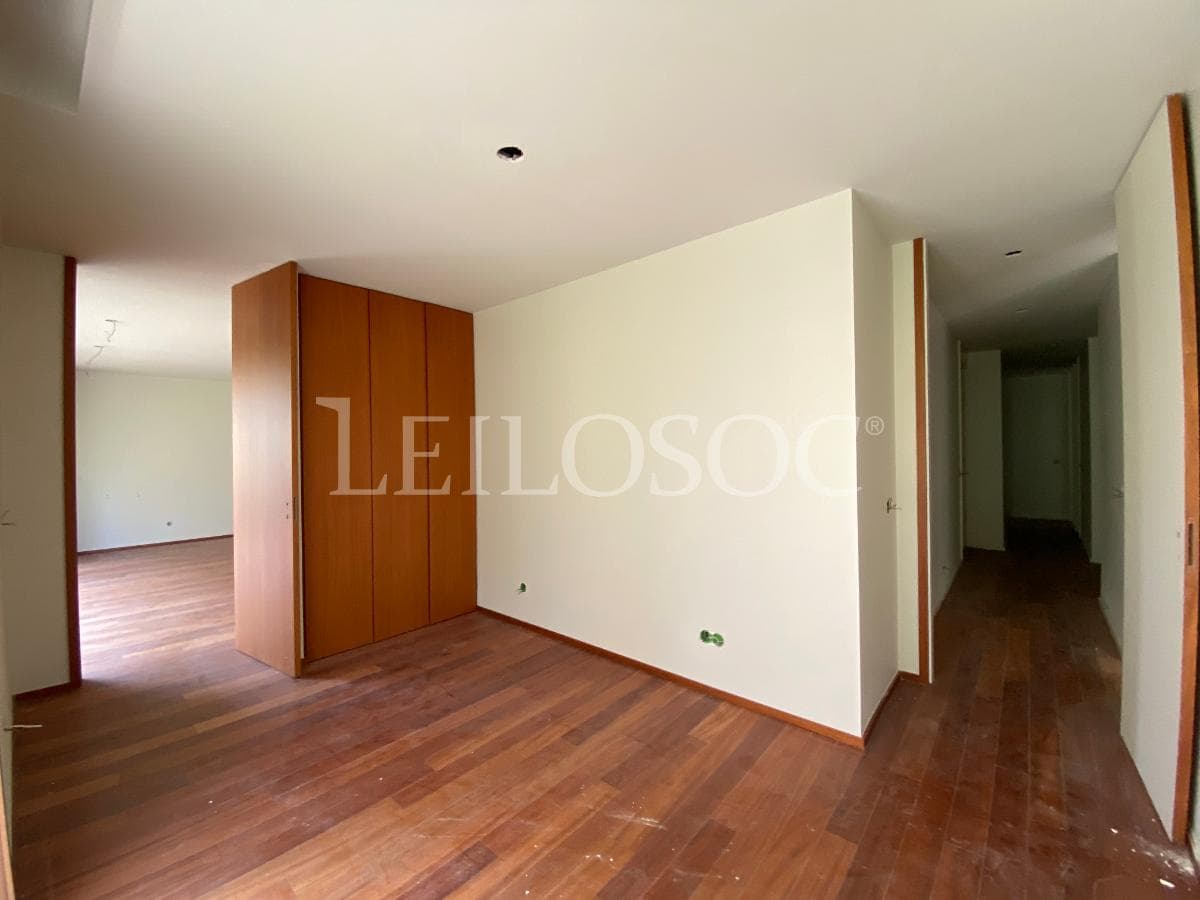 Apartamento T4 + 2 Plazas de Garaje + 2 Trasteros · Porto — imagen 11