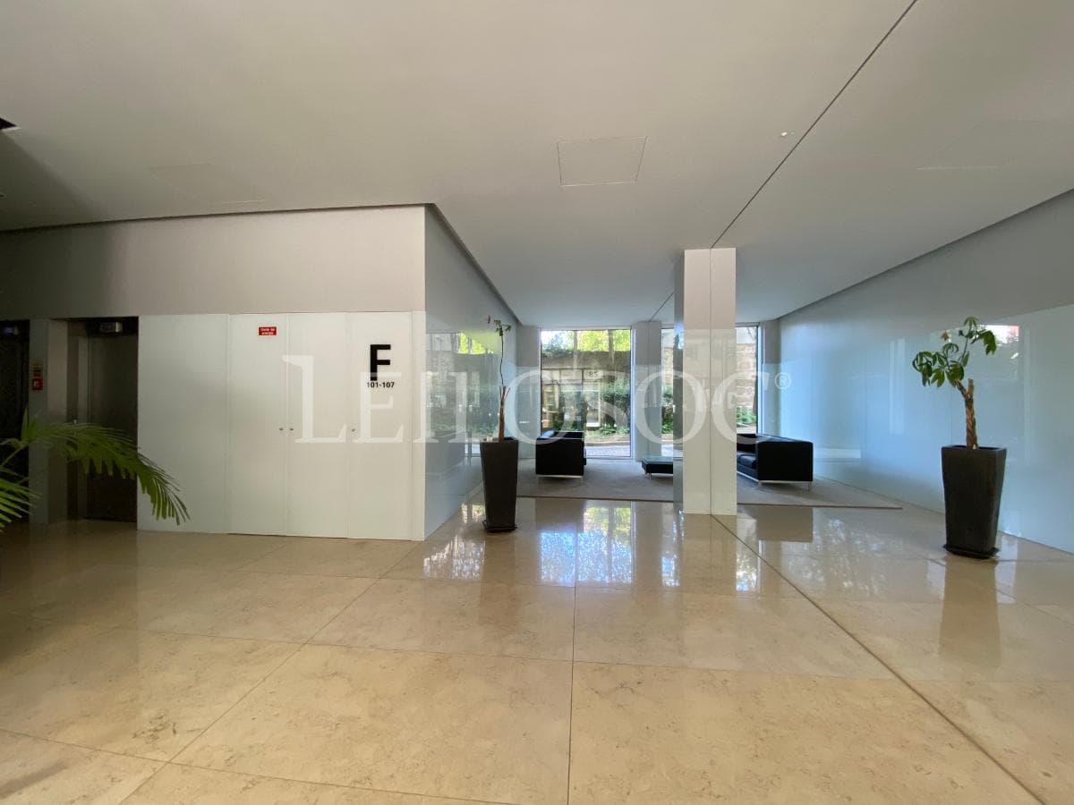 Apartamento T4 + 2 Plazas de Garaje + 2 Trasteros · Porto — imagen 12