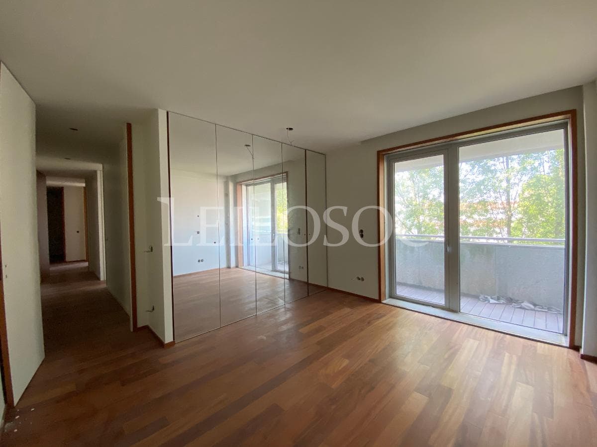 Apartamento T4 + 2 Plazas de Garaje + 2 Trasteros · Porto — imagen 14