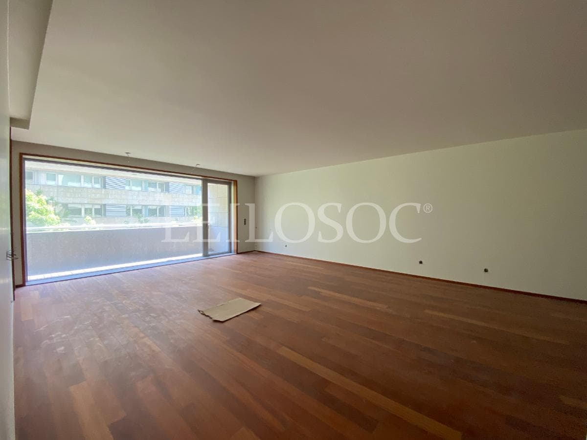 Apartamento T4 + 2 Plazas de Garaje + 2 Trasteros · Porto — imagen 16