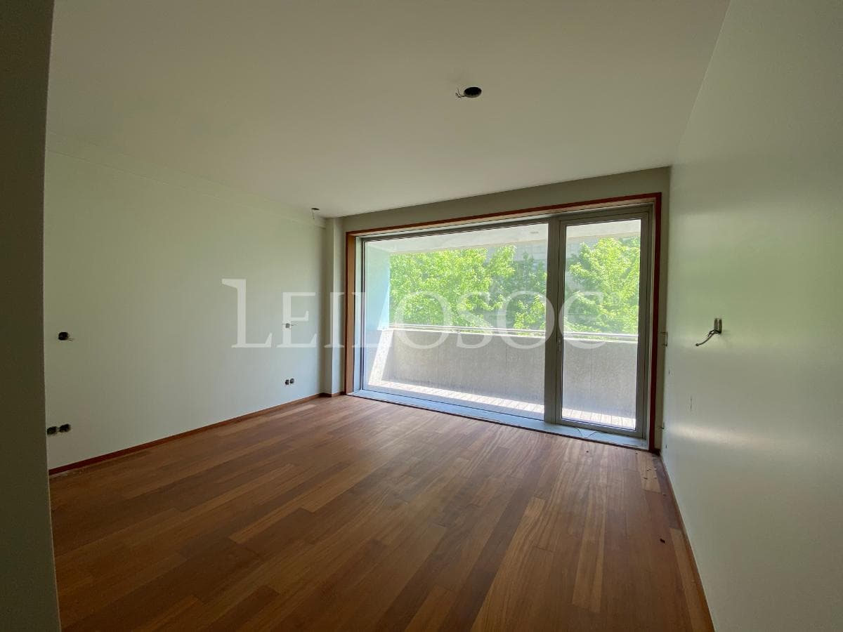 Apartamento T4 + 2 Plazas de Garaje + 2 Trasteros · Porto — imagen 17