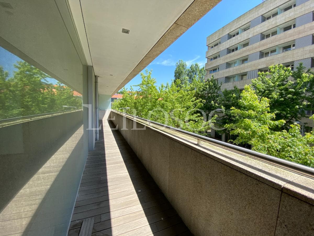 Apartamento T4 + 2 Plazas de Garaje + 2 Trasteros · Porto — imagen 24