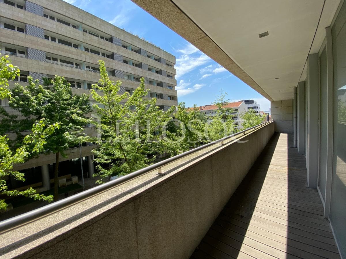 Apartamento T4 + 2 Plazas de Garaje + 2 Trasteros · Porto — imagen 25