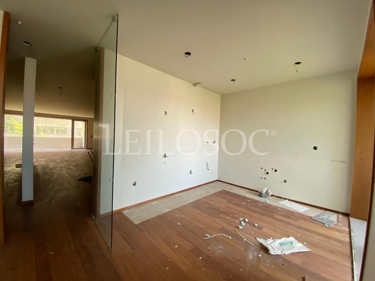 Apartamento T4 + 2 Plazas de Garaje + 2 Trasteros · Porto — imagen 33