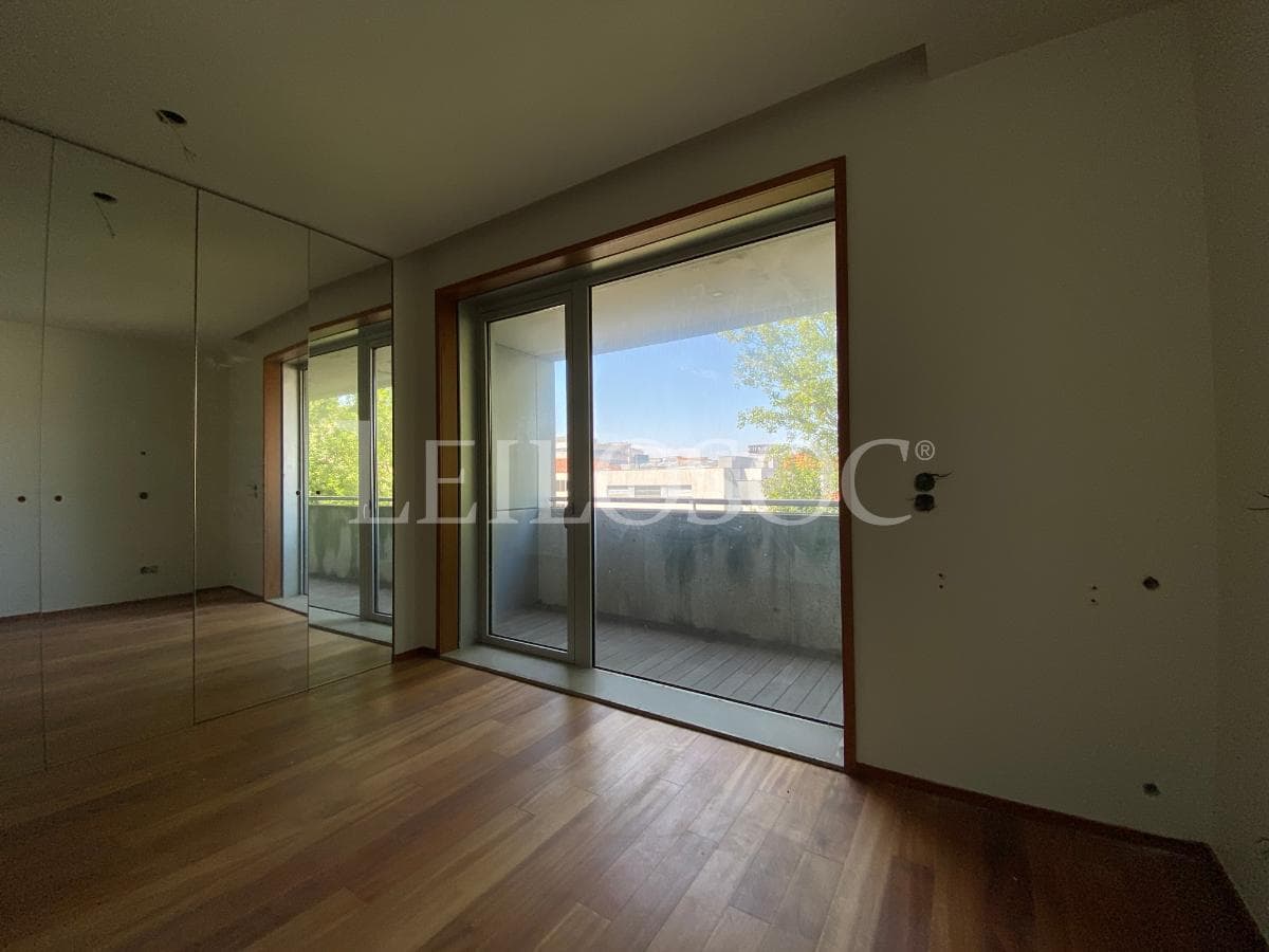 Apartamento T4 + 2 Plazas de Garaje + 2 Trasteros · Porto — imagen 37