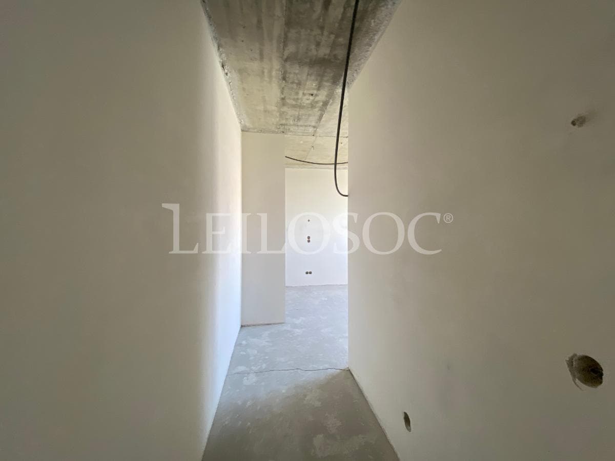 Apartamento T5 + 3 Lugares de Garagem + 2 Arrumos · Porto — image 4