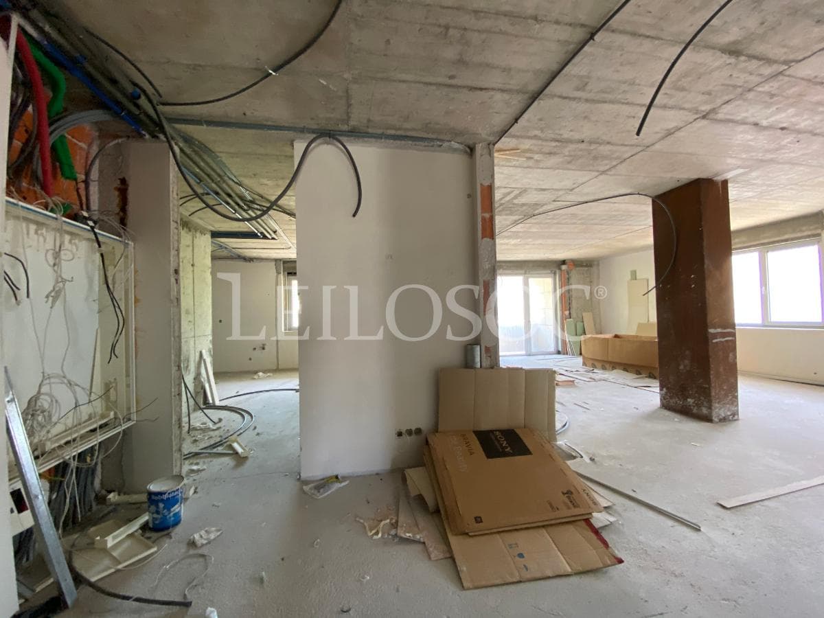 Apartamento T5 + 3 Lugares de Garagem + 2 Arrumos · Porto — image 5