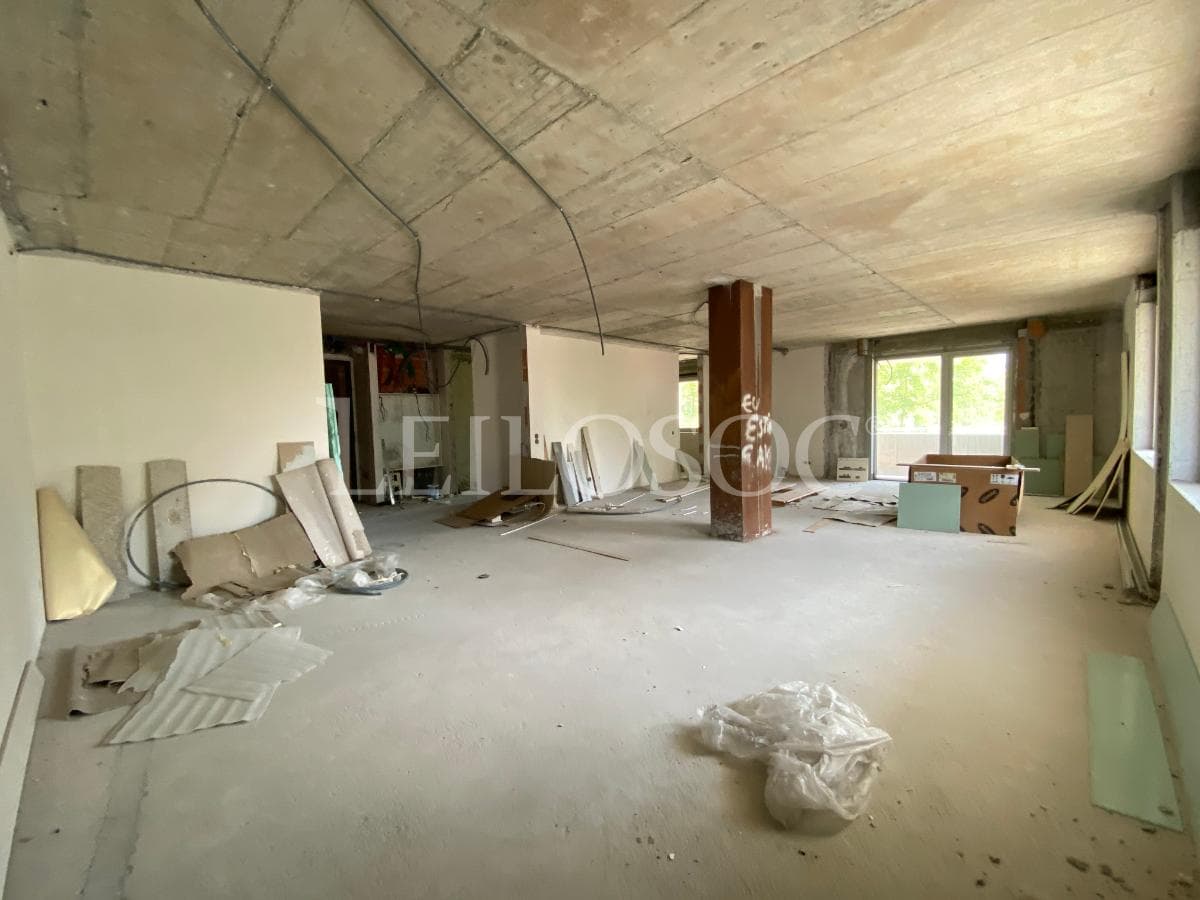Apartamento T5 + 3 Lugares de Garagem + 2 Arrumos · Porto — image 7