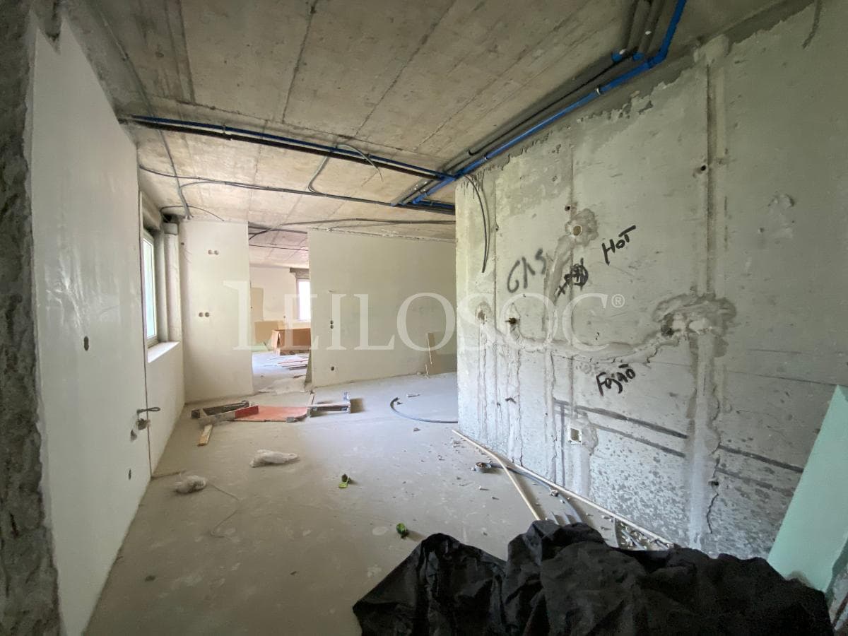 Apartamento T5 + 3 Lugares de Garagem + 2 Arrumos · Porto — image 12