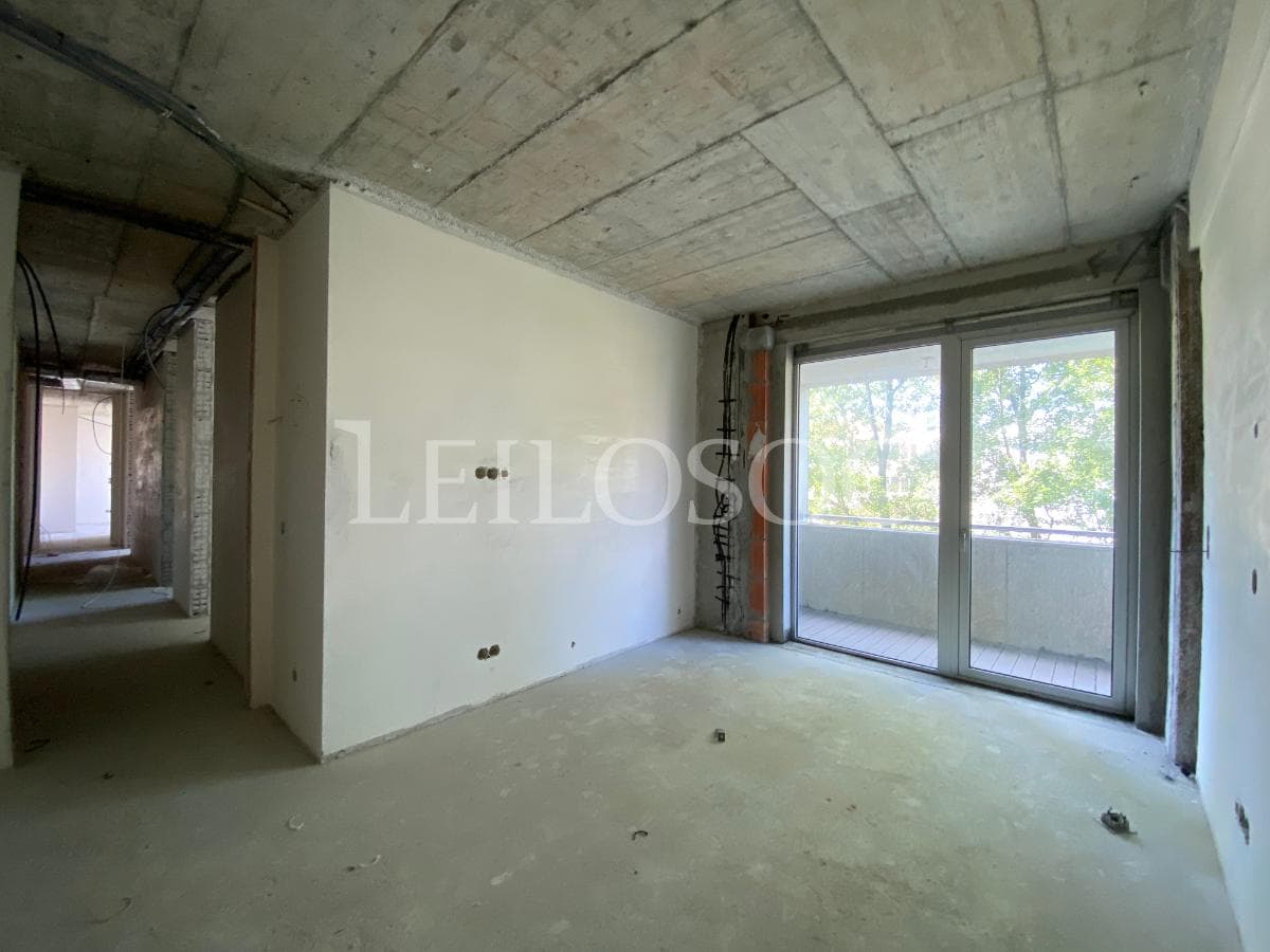 Apartamento T5 + 3 Lugares de Garagem + 2 Arrumos · Porto — image 13