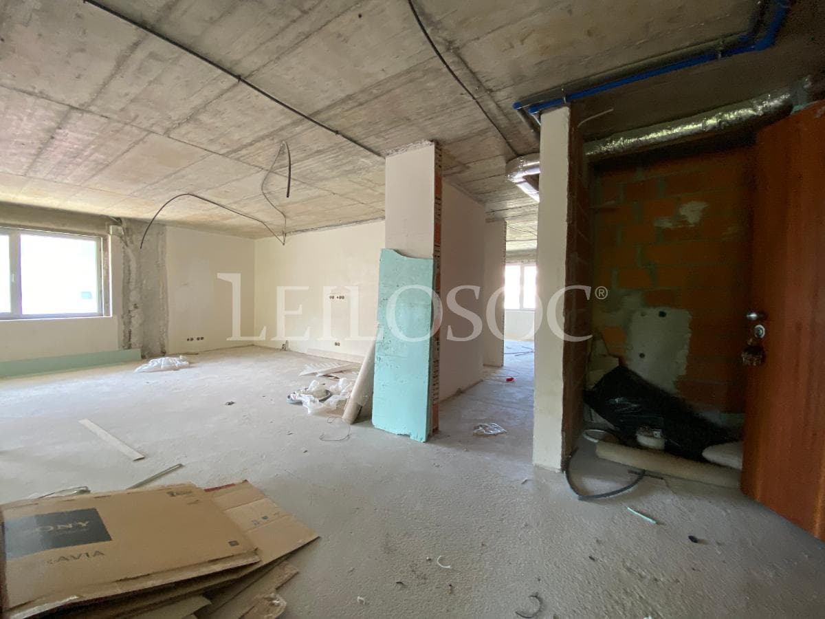 Apartamento T5 + 3 Lugares de Garagem + 2 Arrumos · Porto — image 15
