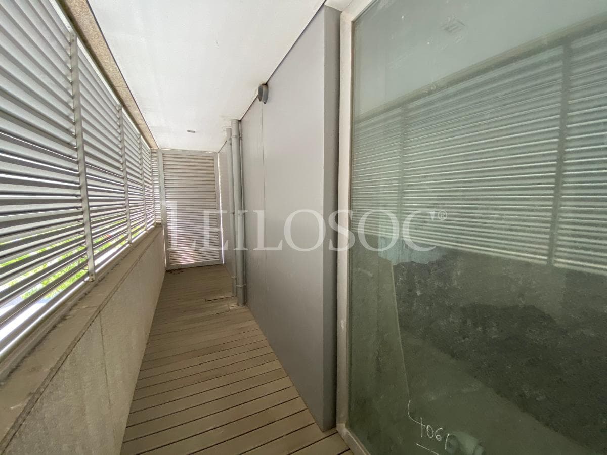 Apartamento T5 + 3 Lugares de Garagem + 2 Arrumos · Porto — image 18