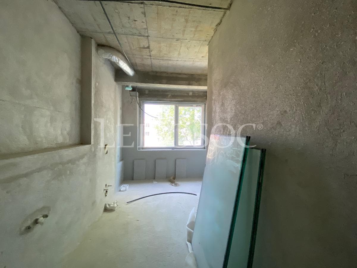Apartamento T5 + 3 Lugares de Garagem + 2 Arrumos · Porto — image 23
