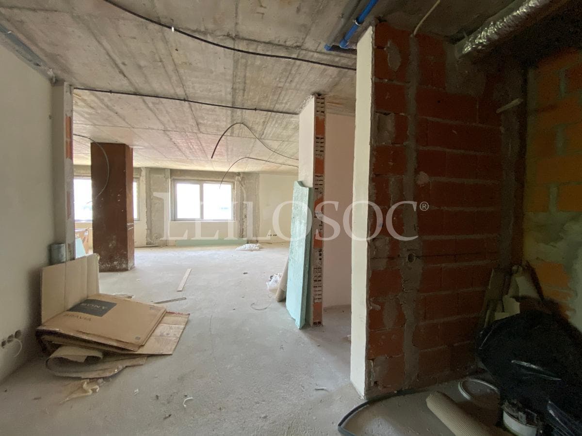Apartamento T5 + 3 Lugares de Garagem + 2 Arrumos · Porto — image 26