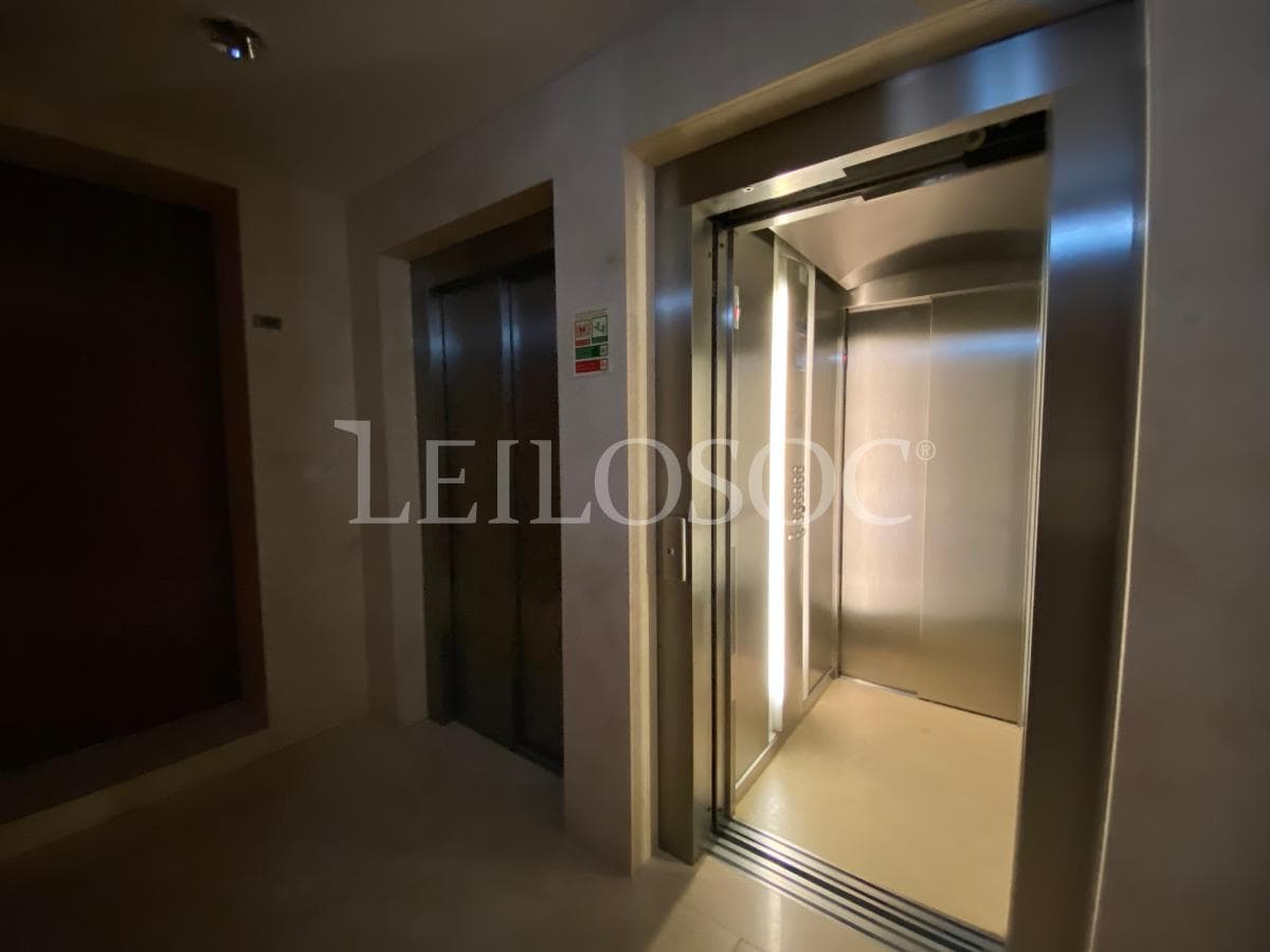 Apartamento T5 + 3 Lugares de Garagem + 2 Arrumos · Porto — imagen 2