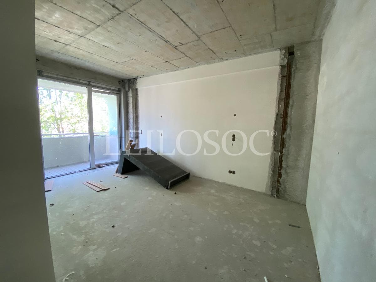 Apartamento T5 + 3 Lugares de Garagem + 2 Arrumos · Porto — imagen 6